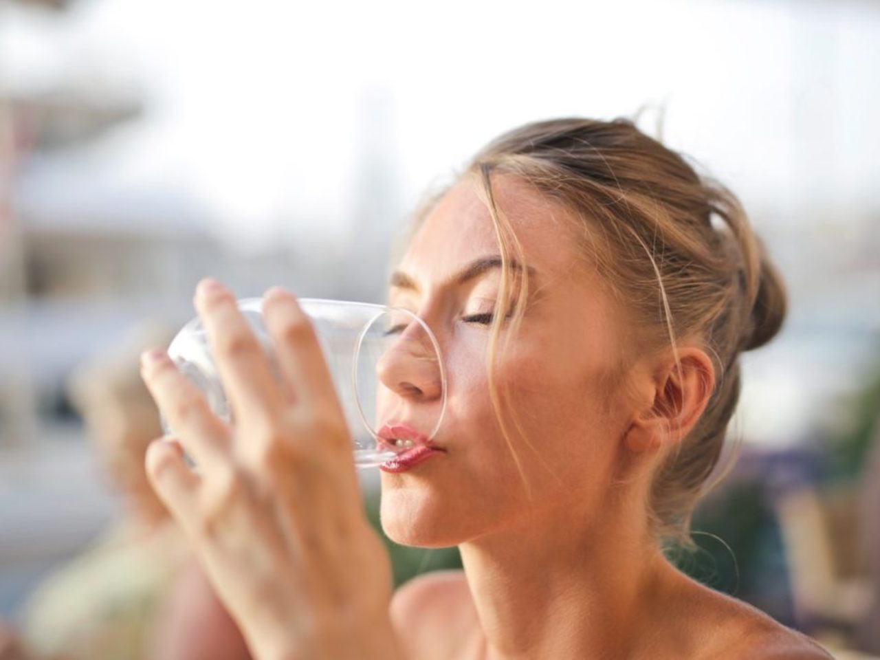 woman-drinking-glass-of-water