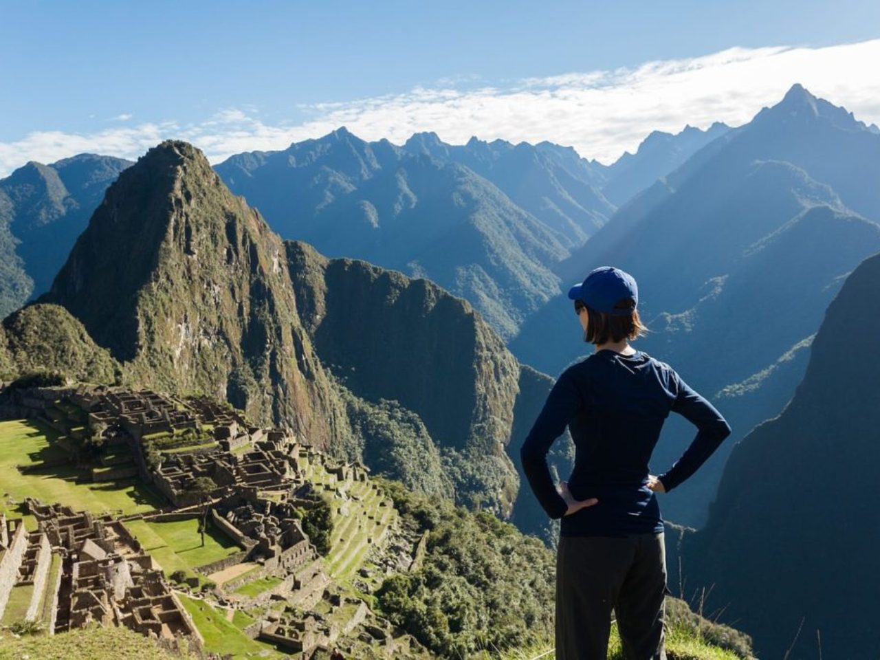 peru-mountain-machu-picchu-woman