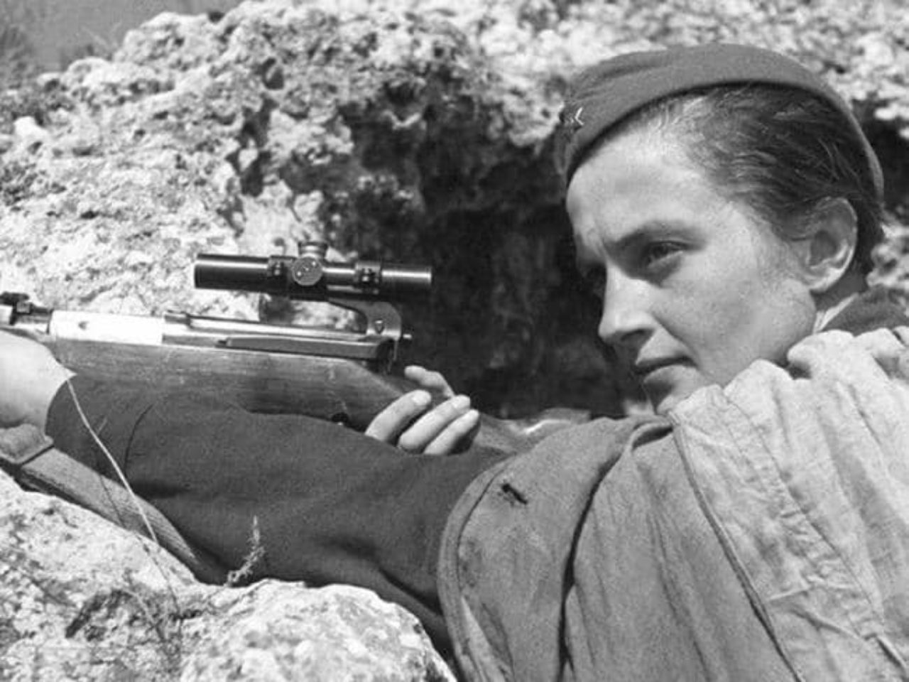 lady-death-sniper-lyudmila-pavlichenko-2